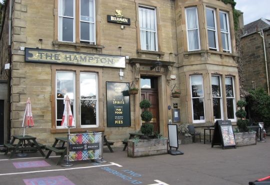 Photograph of The Hampton in Edinburgh.